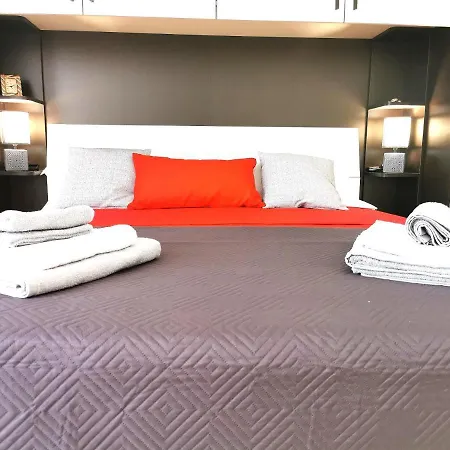 Don Carlo Casa Vacenze בית נופש
