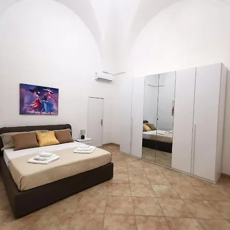 Don Carlo Casa Vacenze *